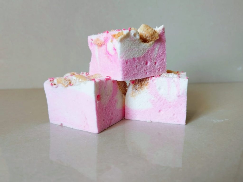 Strawberry cookies and cream marshmallows
